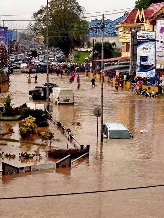 Banjir Manado &#91;PICS UPDATE&#93;