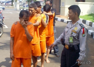 Hati-Hati...!!!..Kalo Naik Angkot di Tangerang