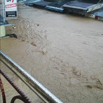 BANJIR DI MANADO {PRAY FOR MANADO}