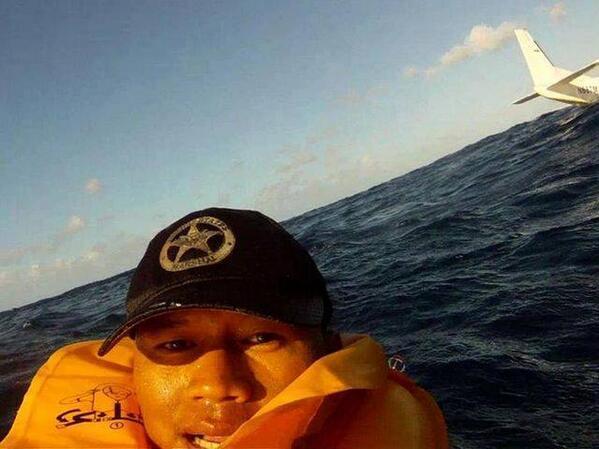 photo korban kecelakaan pesawat no DP (selfie)