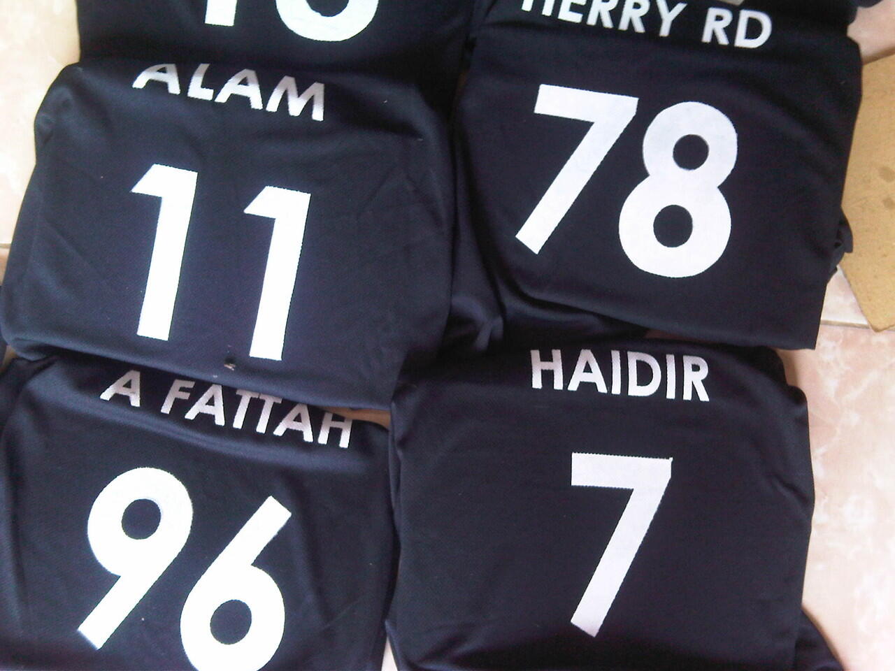 KOSTUM Futsal/Bola !! Dijamin Murah !!! NO TIPU