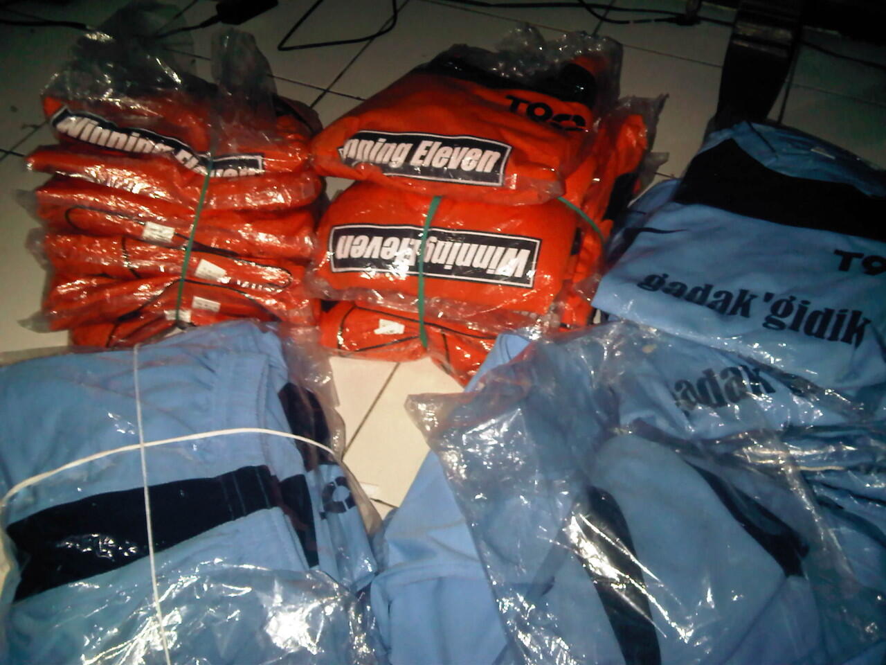 KOSTUM Futsal/Bola !! Dijamin Murah !!! NO TIPU