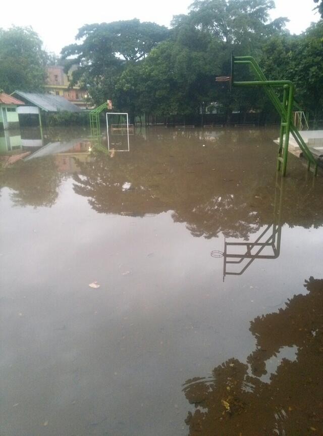 SMA di Jakarta Langganan Banjir, yang sekolahnya pernah kebanjiran masuk