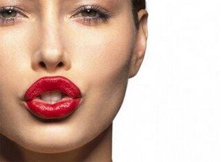 10 Bibir Wanita Terseksi di Dunia