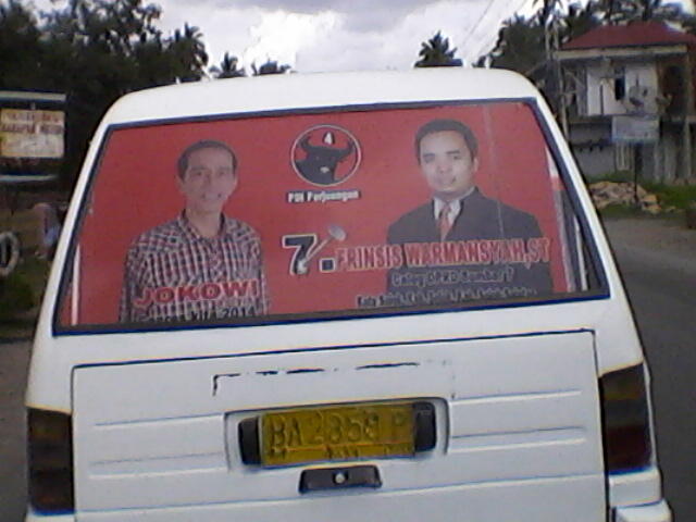 ngakak!!! Poster JOKOWI jadi CAPRES udah di pampang di ANGKOT