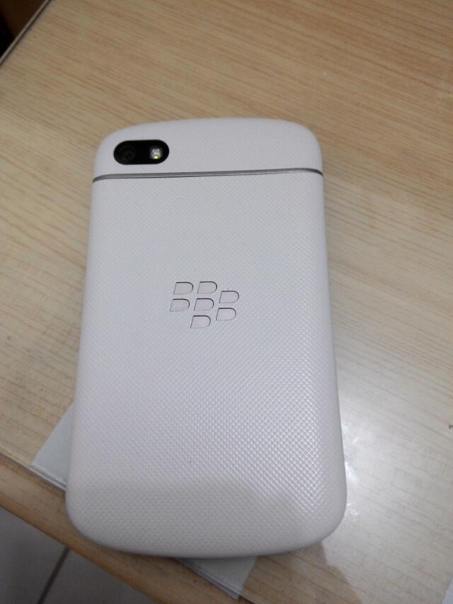 JUAL BLACKBERRY Q10 WHITE GRS RESMI PANJANG