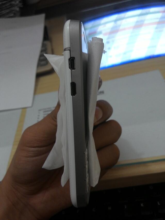 JUAL BLACKBERRY Q10 WHITE GRS RESMI PANJANG