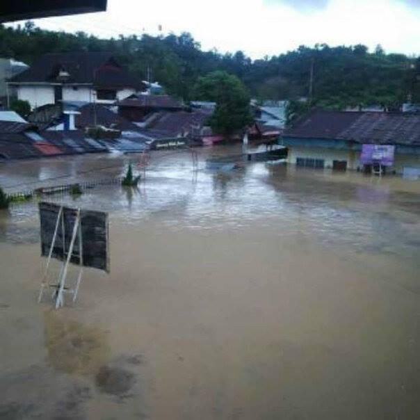 Banjir Manado &#91;PICS UPDATE&#93;