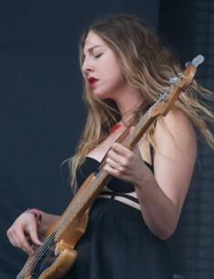 &#91;Fanbase&#93; HAIM: Este Arielle Haim, Danielle Sari Haim, and Alana Mychal Haim