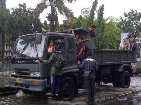 &#91; Info + PIC &#93; Banjir &amp; Genangan Air di Jakarta &amp; Sekitarnya , 17 Januari 2014