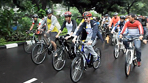pak jokowi dan lorenzo goes speda bareng