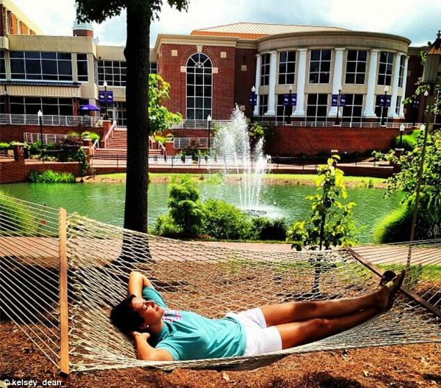 High Point University, Universitas Dengan Fasilitas Paling Lengkap &amp; Mewah!!!