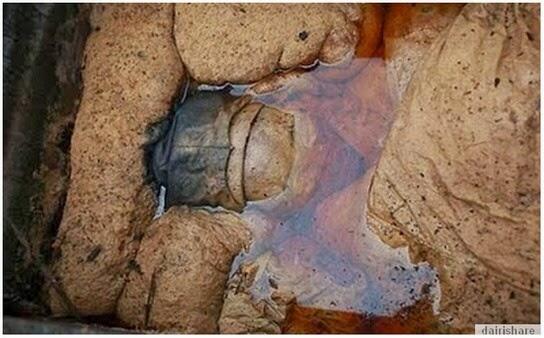 Mumia Berusia 700 Tahun Di Temui Dalam Keranda Batu Masih Utuh
