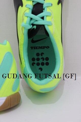 READY SEPATU FUTSAL NIKE TIEMPO MYSTIC IV IC VOLT BLACK ORGINAL SIZE 40 41 43 44