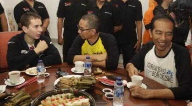 Jokowi suguhkan jajanan pasar rebusan untuk Rossi &amp; Lorenzo