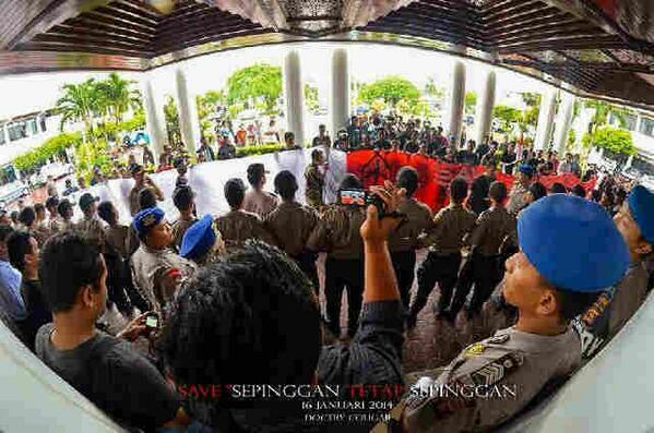 Aksi Damai #SaveSepinggan Balikpapan (16 Jan 2014)