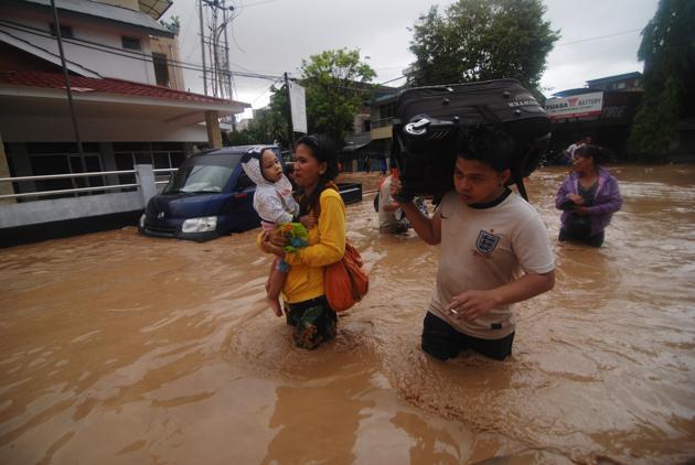 Galeri parahnya banjir bandang di Manado