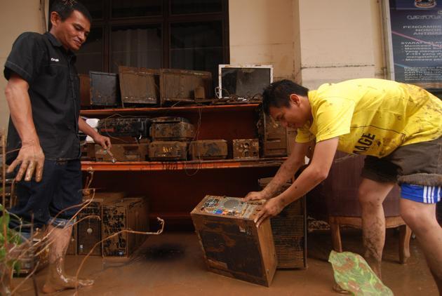 Galeri parahnya banjir bandang di Manado