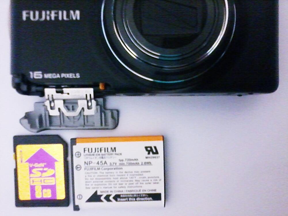 Kamera Digital FujiFilm Finepix T400 (16 MP + 10 Optical Zoom)