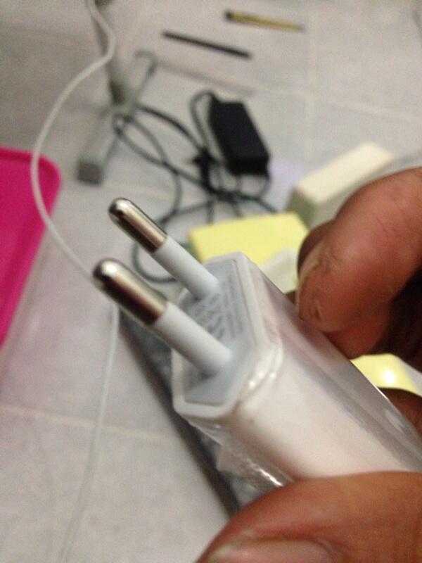 Charger KW iPhone5 meledak