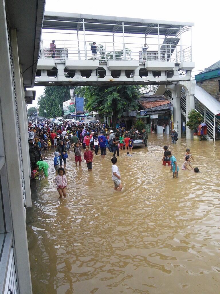 Hari Ini Ada Car Free Day di Jalan Ottista Raya Gan! (Pict++)