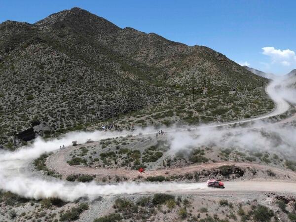 Pemandangan Spektakuler di Reli Dakar 2014