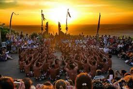 Percaya Tidak percaya gan... SAPU LIDI & Tari Kecak Uluwatu,Bali.