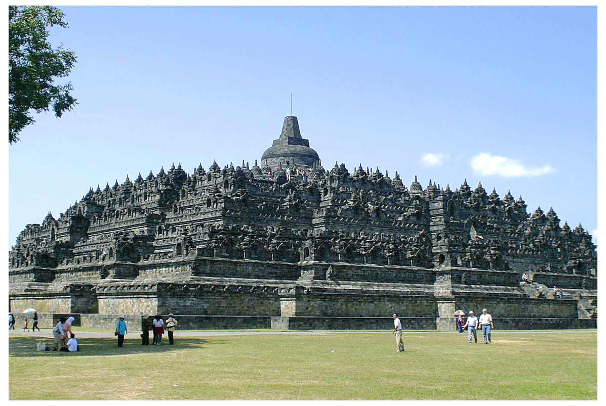 Inilah Foto Candi Borobudur Saat Pertama Kali Ditemukan