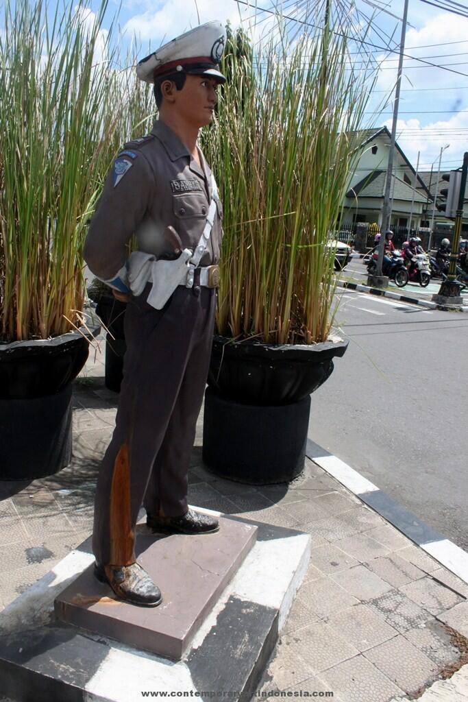 Polisi ini tapi tidak pernah naik pangkat seumur hidupnya...