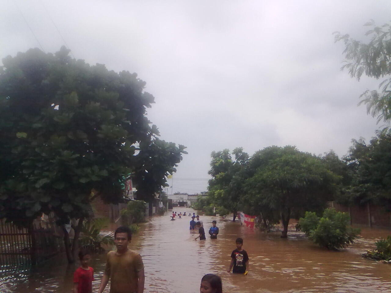 Banjir : Mohon bantuan doa dari Kaskuser (korban banjir lainnya bs ikut upload pic)