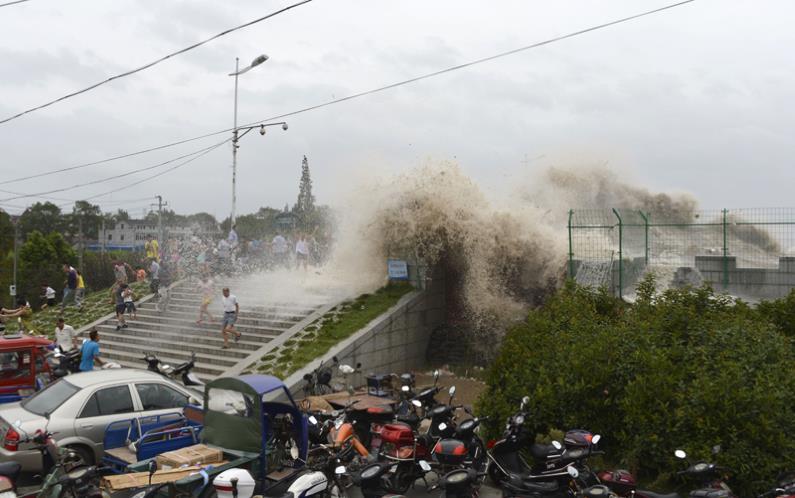 Hantaman Topan Trami di Sungai Qiantang &#91;PICT&#93;