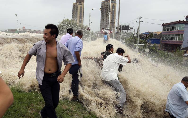 Hantaman Topan Trami di Sungai Qiantang &#91;PICT&#93;