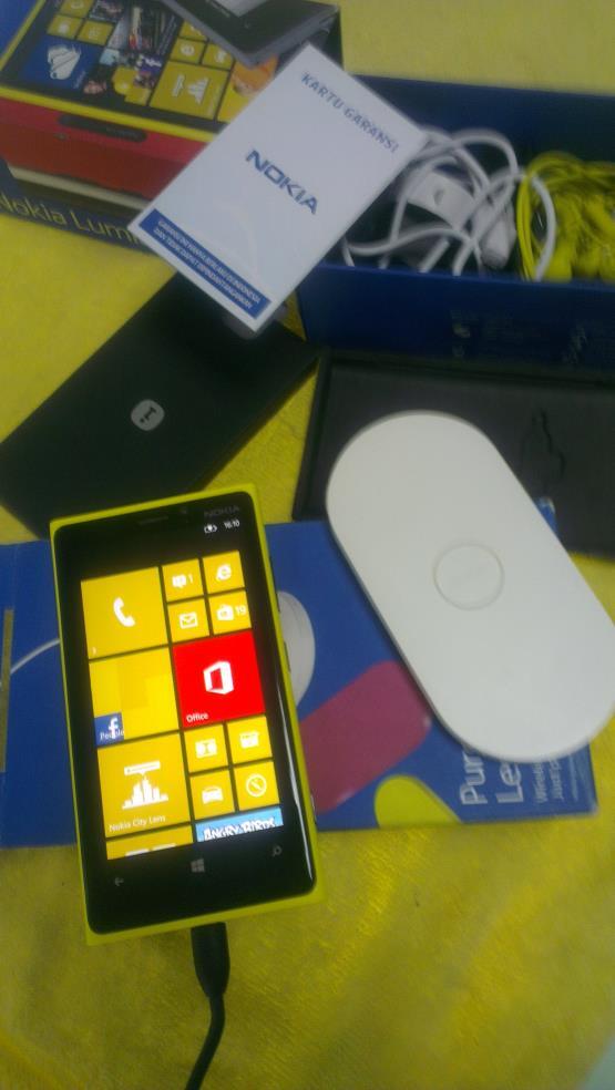 Nokia Lumia 920 yellow mulus bgt fullset plus carger wifi portable cod bogor only