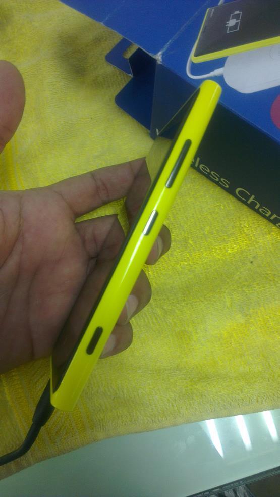 Nokia Lumia 920 yellow mulus bgt fullset plus carger wifi portable cod bogor only