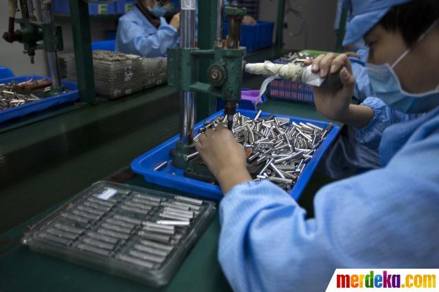 Mengintip pembuatan rokok elektronik di China