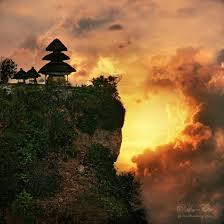 Percaya Tidak percaya gan... SAPU LIDI & Tari Kecak Uluwatu,Bali.