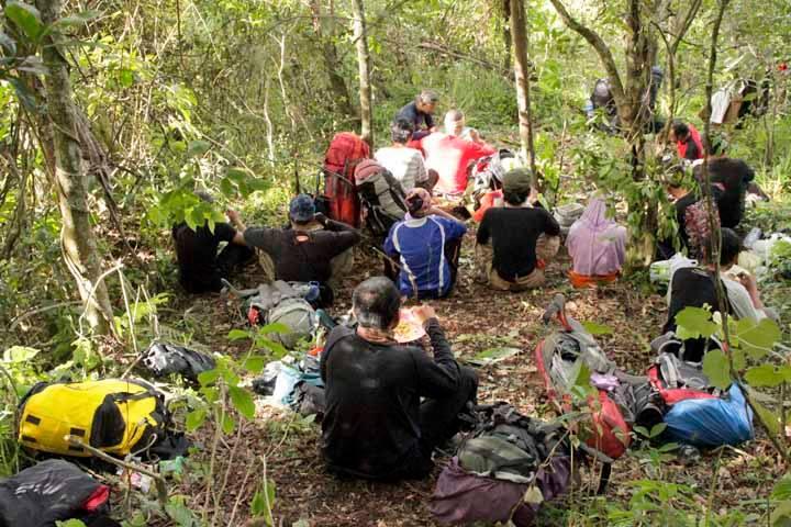 Merintis Jalur Coklak Puncak Selatan Gunung Raung