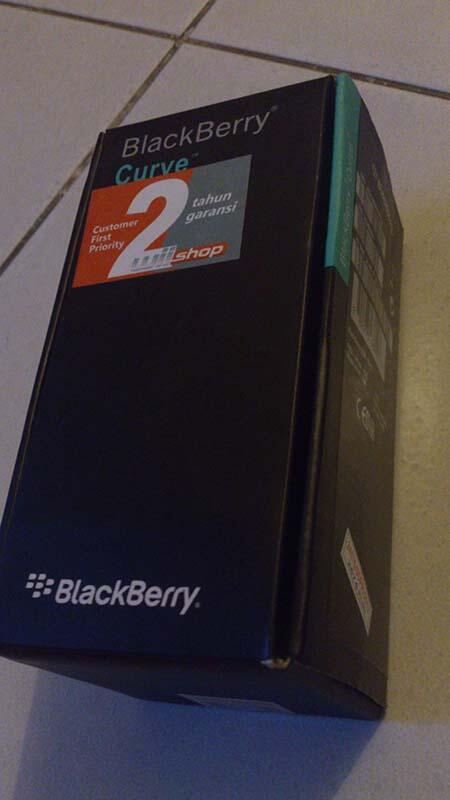 Blackberry Curve 3G 9320 (Armstrong) Muluss tanpa baret, Ex Wanita, Garansi msh 19bln