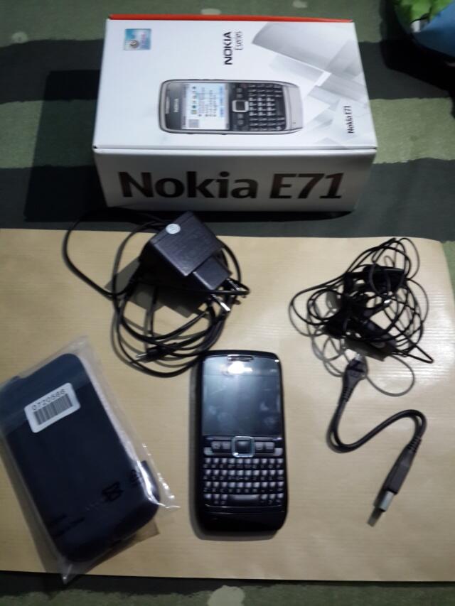 Nokia E71 Black Steel good condition surabaya