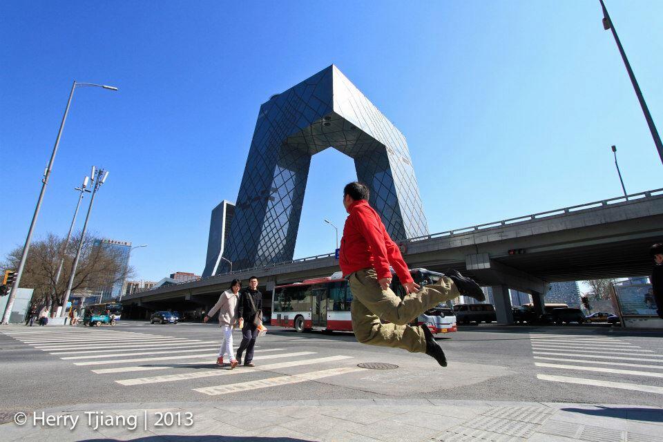 Ide Creative Foto Pre Wedding dengan Levitasi