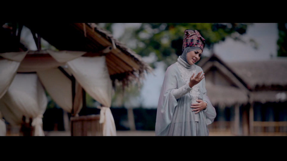 Antara Seni, Adat, dan Budaya