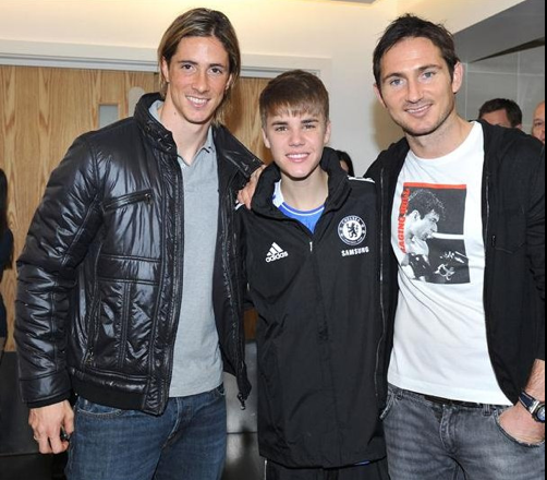 SELEBRITIS DUNIA YANG MERUPAKAN FANS CHELSEA 