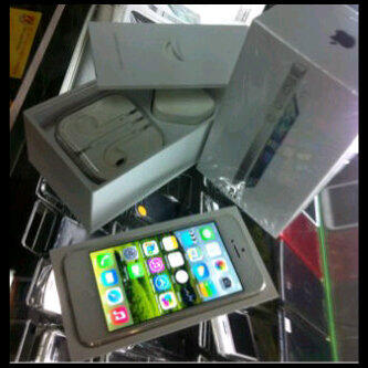 Iphone 5 32gb 64gb black/white. Rekber Wellcome.