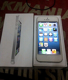 Iphone 5 32gb 64gb black/white. Rekber Wellcome.