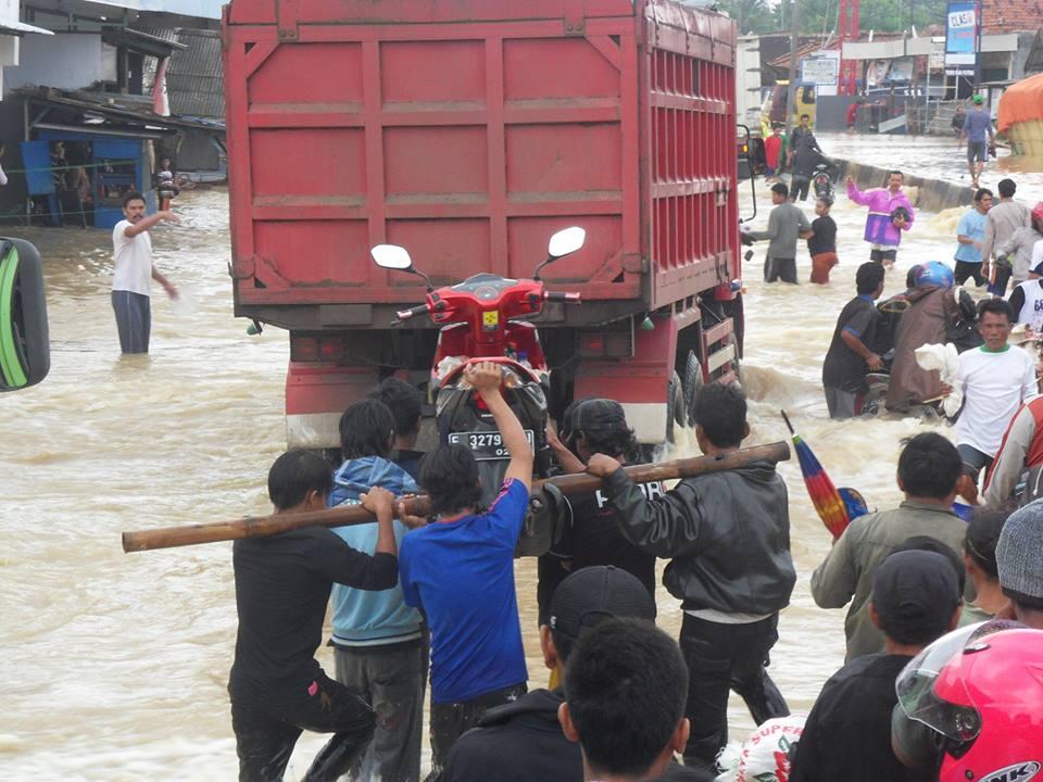 BANJIR PAMANUKAN LEBIH PARAH DARIPADA JAKARTA !!! #SAVEPANTURA #SAVEPAMANUKAN