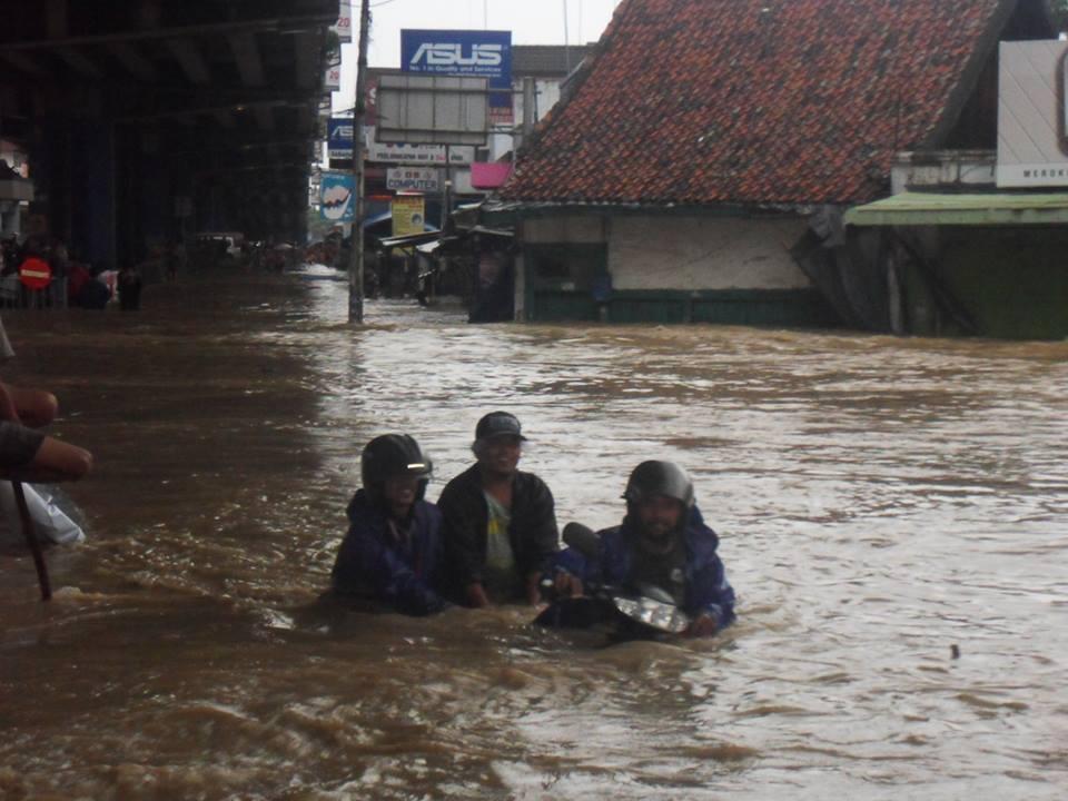 BANJIR PAMANUKAN LEBIH PARAH DARIPADA JAKARTA !!! #SAVEPANTURA #SAVEPAMANUKAN