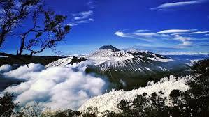 5 Gunung tertinggi di indonesia