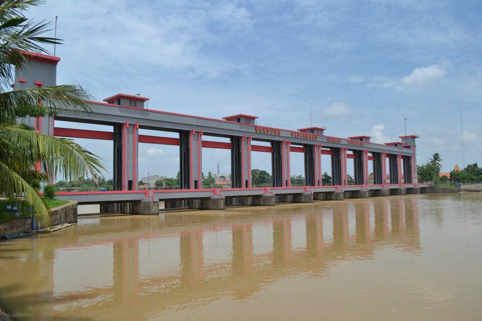 Bendung Katulampa, Beton Belanda yang Istimewa