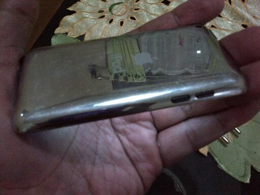 iPod touch 4th gen 32gb black camera mulus 95% murah cuma Rp.1.099.000,- doanks.