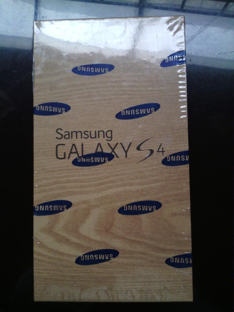 JUAL SAMSUNG GALAXY S4 SEGEL ORI MURMEERR!!